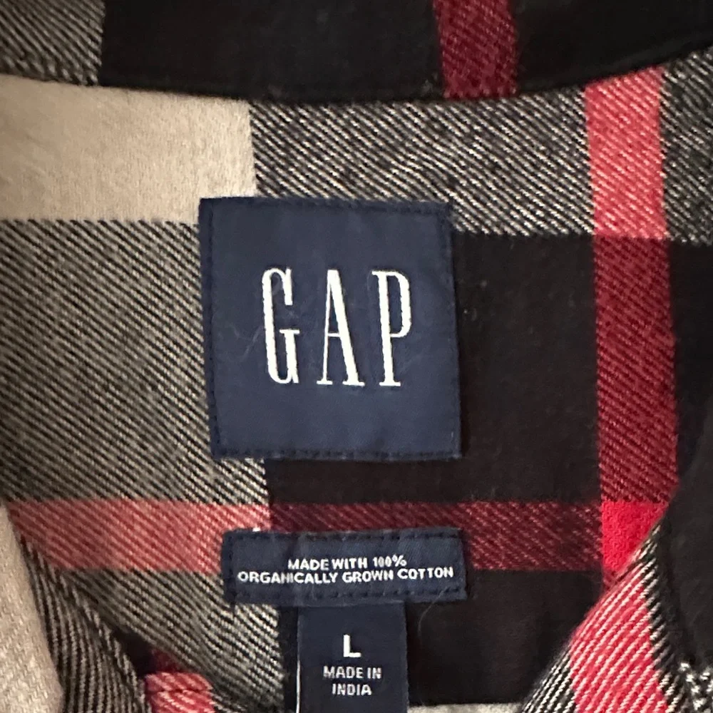 GAP Men's Black, Red, and White Plaid Shirt - Picture 2 of 3